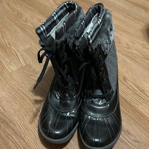 Anne Klein Sport shoes, women’s size 8, worn once, like new! Waterproof!